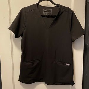 FIGS: medium scrub top